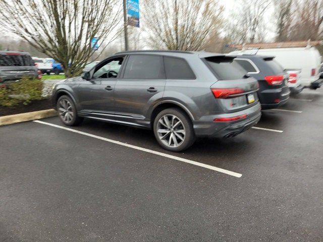 2020 Audi SQ7 Premium Plus