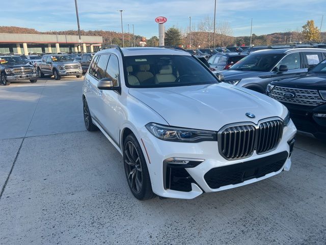 2020 BMW X7 M50i