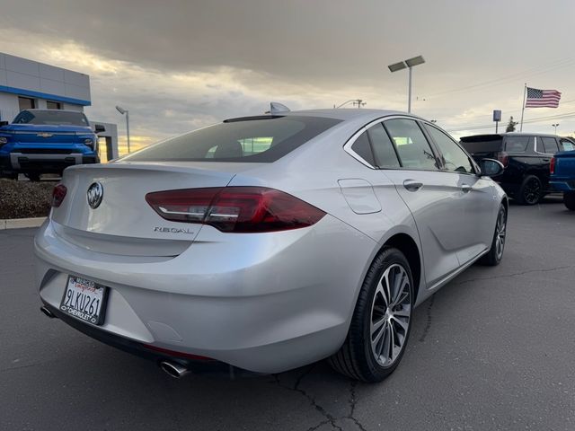 2020 Buick Regal Sportback Essence