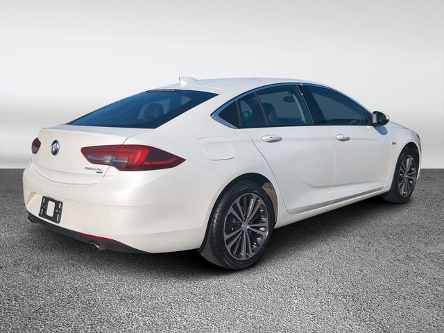 2020 Buick Regal Sportback Essence