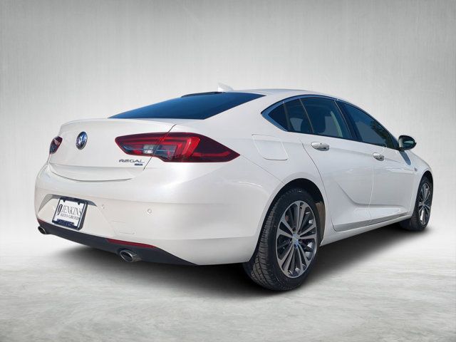 2020 Buick Regal Sportback Essence