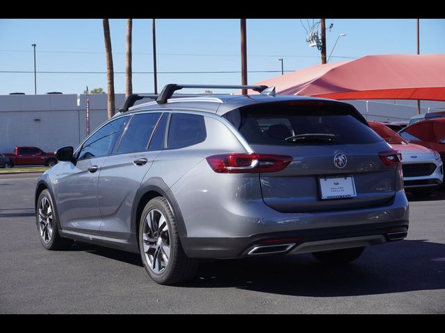 2020 Buick Regal TourX Essence