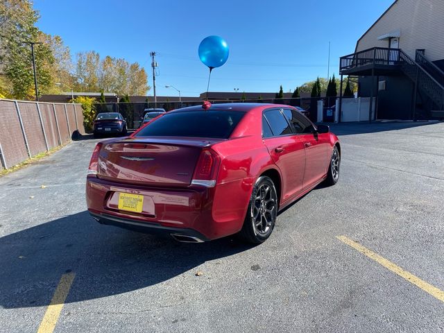 2020 Chrysler 300 Touring L