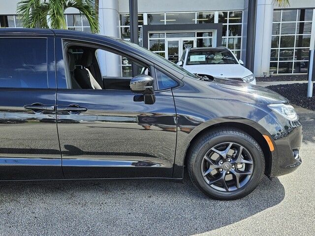 2020 Chrysler Pacifica Touring