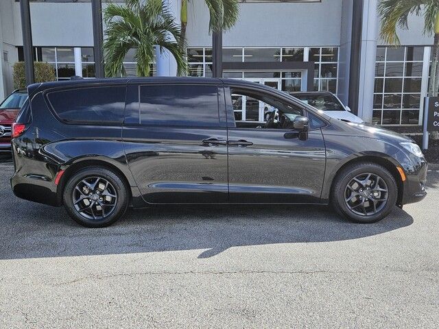 2020 Chrysler Pacifica Touring