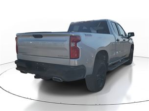 Vehicle Image 2 of 3