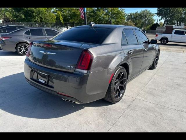 2020 Chrysler 300 Touring