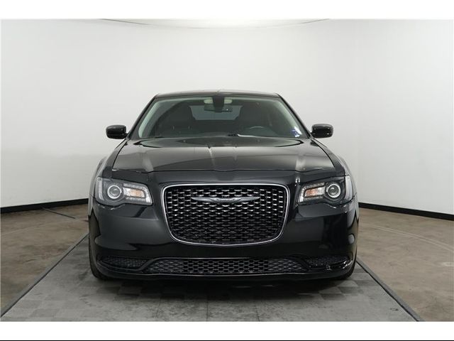 2020 Chrysler 300 Touring