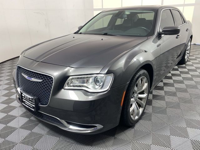 2020 Chrysler 300 Touring L