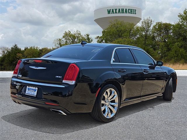 2020 Chrysler 300 Touring L