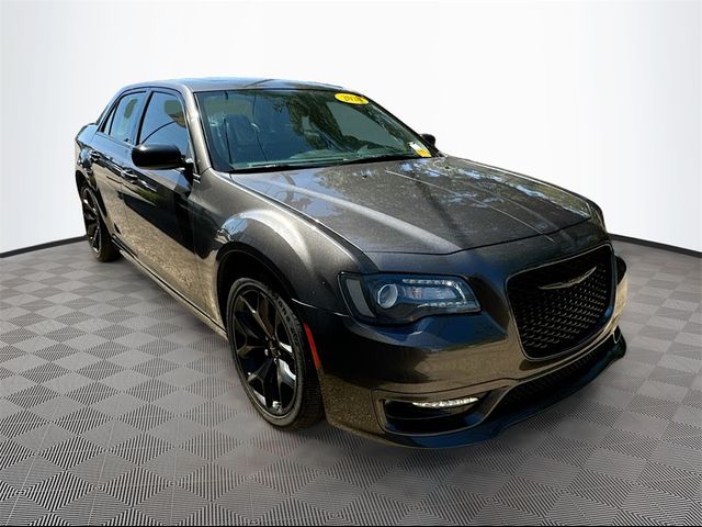 2020 Chrysler 300 Touring L