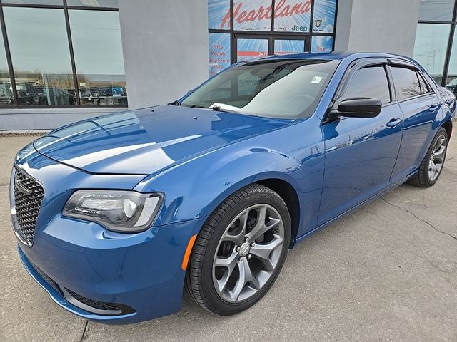 2020 Chrysler 300 Touring