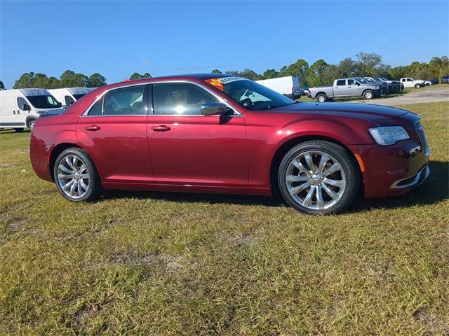 2020 Chrysler 300 Touring