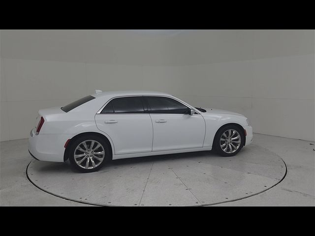 2020 Chrysler 300 Touring L