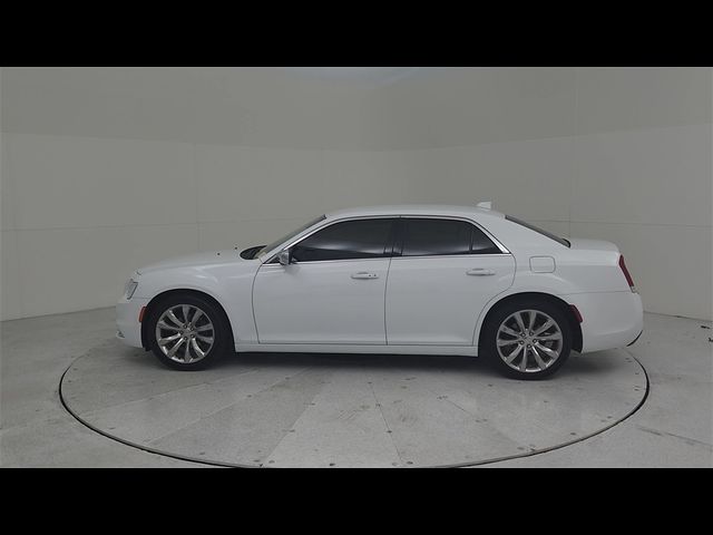 2020 Chrysler 300 Touring L