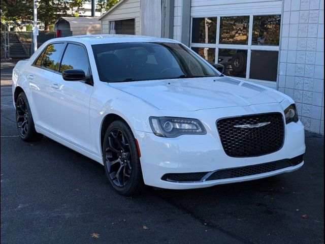 2020 Chrysler 300 Touring