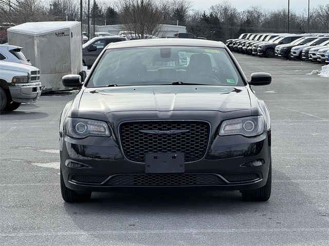 2020 Chrysler 300 Touring