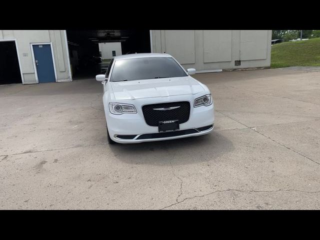 2020 Chrysler 300 Touring