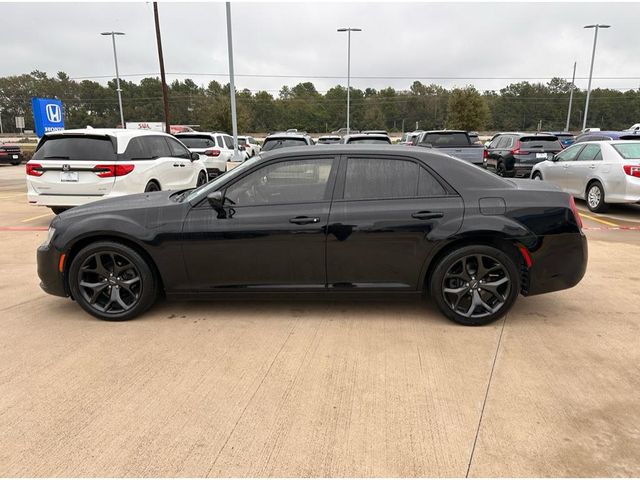 2020 Chrysler 300 Touring