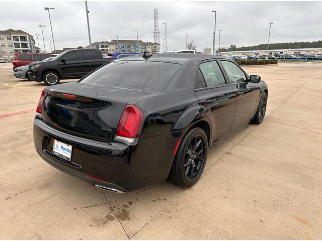 2020 Chrysler 300 Touring