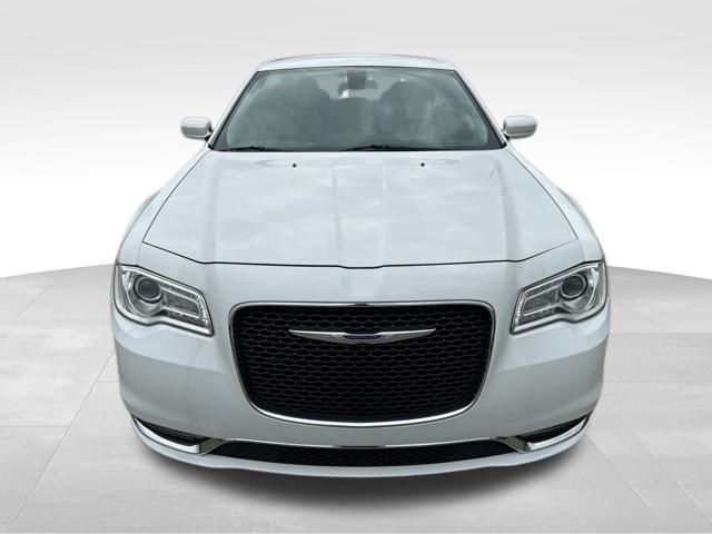 2020 Chrysler 300 Touring