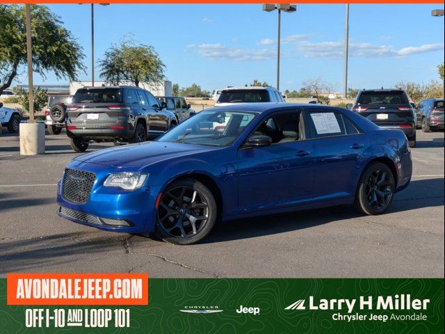 2020 Chrysler 300 Touring