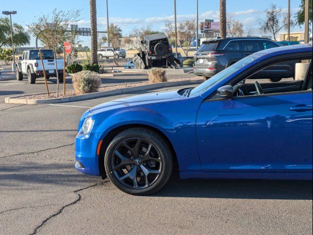 2020 Chrysler 300 Touring