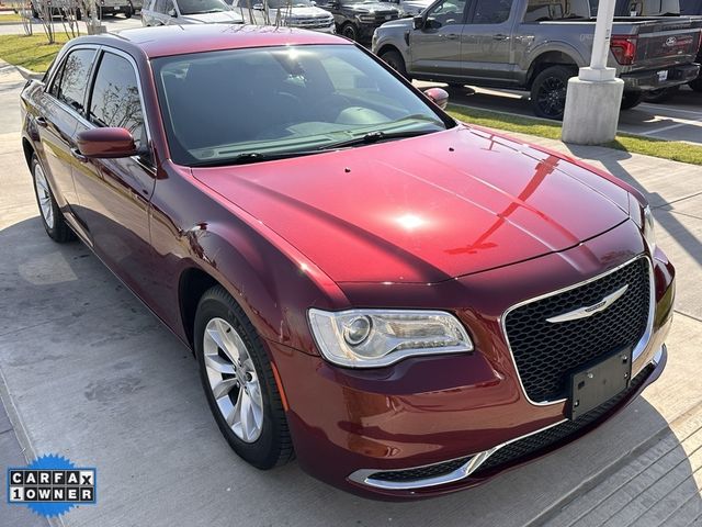 2020 Chrysler 300 Touring