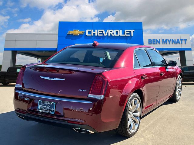 2020 Chrysler 300 Touring