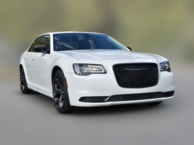 2020 Chrysler 300 Touring