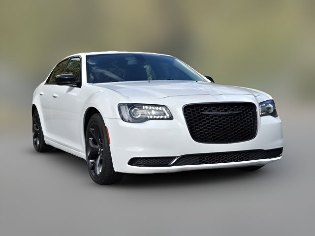 2020 Chrysler 300 Touring