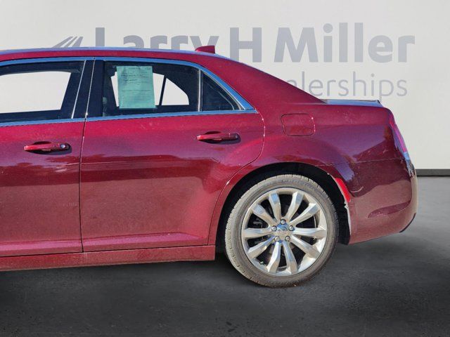 2020 Chrysler 300 Touring L