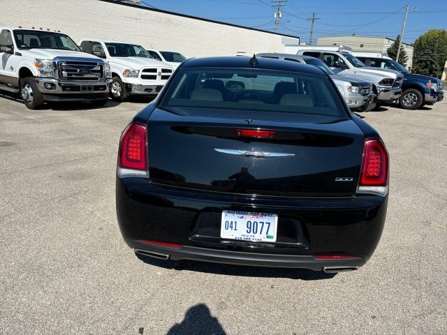 2020 Chrysler 300 Touring