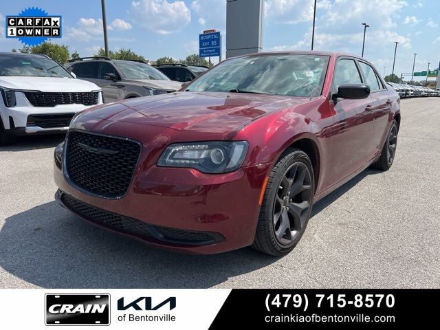 2020 Chrysler 300 Touring