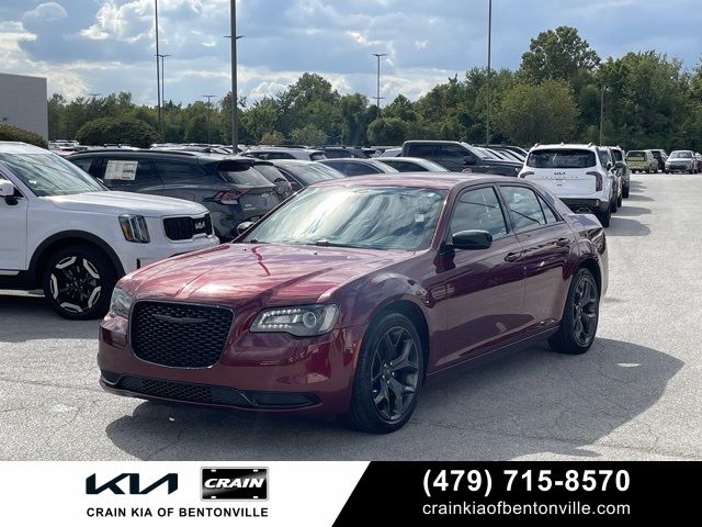 2020 Chrysler 300 Touring