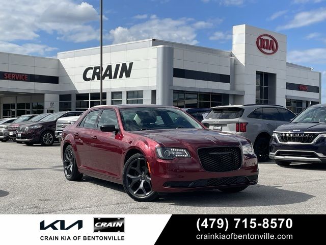 2020 Chrysler 300 Touring