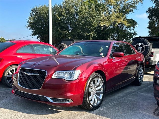 2020 Chrysler 300 Touring L