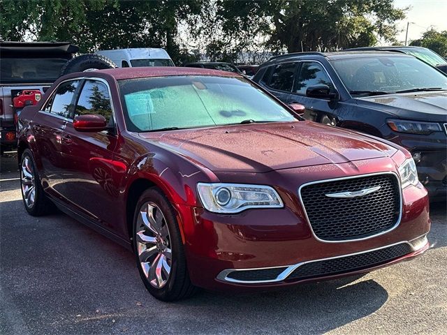 2020 Chrysler 300 Touring L