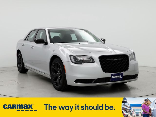 2020 Chrysler 300 Touring