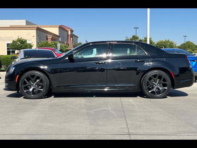 2020 Chrysler 300 Touring L