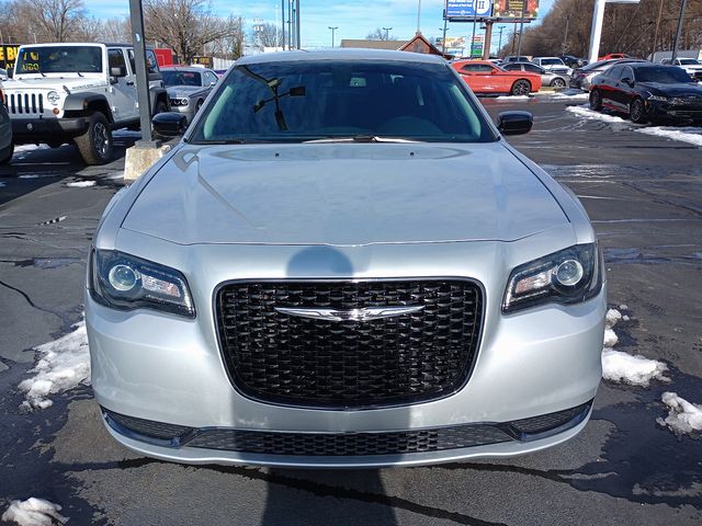 2020 Chrysler 300 Touring