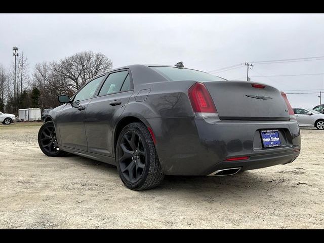 2020 Chrysler 300 Touring L