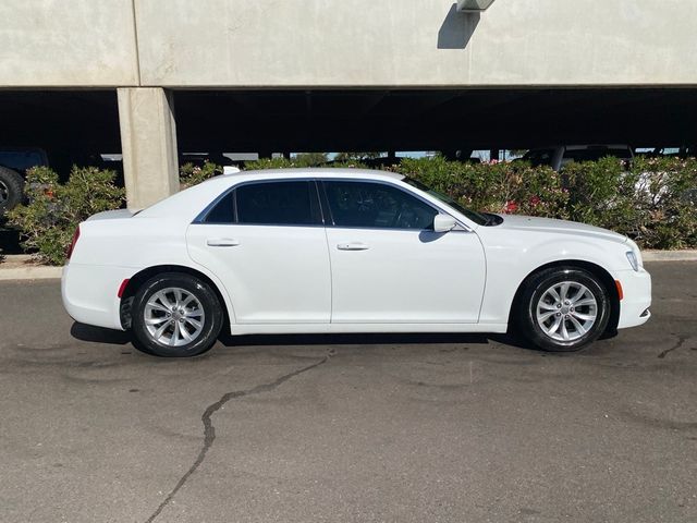 2020 Chrysler 300 Touring