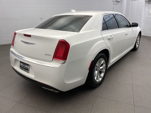 2020 Chrysler 300 Touring