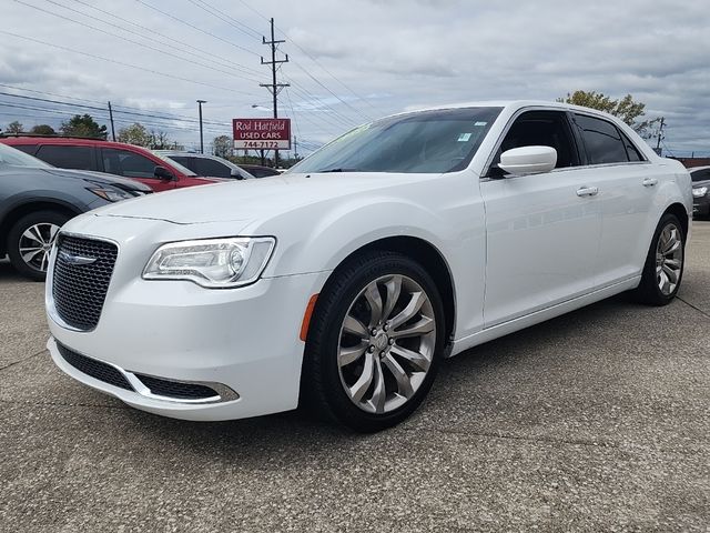 2020 Chrysler 300 Touring L