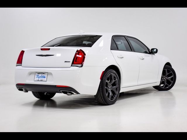 2020 Chrysler 300 Touring