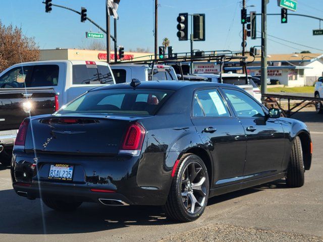 2020 Chrysler 300 Touring