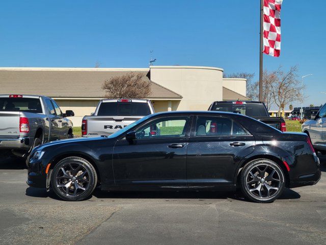 2020 Chrysler 300 Touring