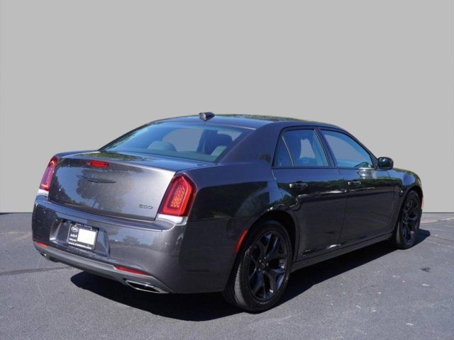 2020 Chrysler 300 Touring