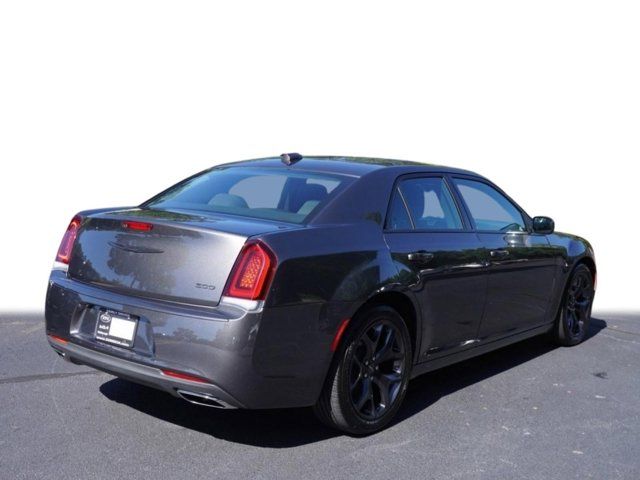 2020 Chrysler 300 Touring